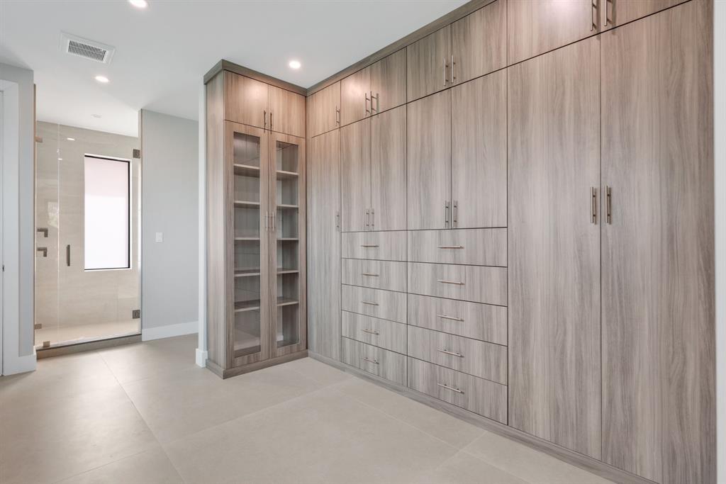 2015 Northeast 4th Avenue Wilton Manors, FL 33305 - Photo 48 of 79 Second Level Primary Bath