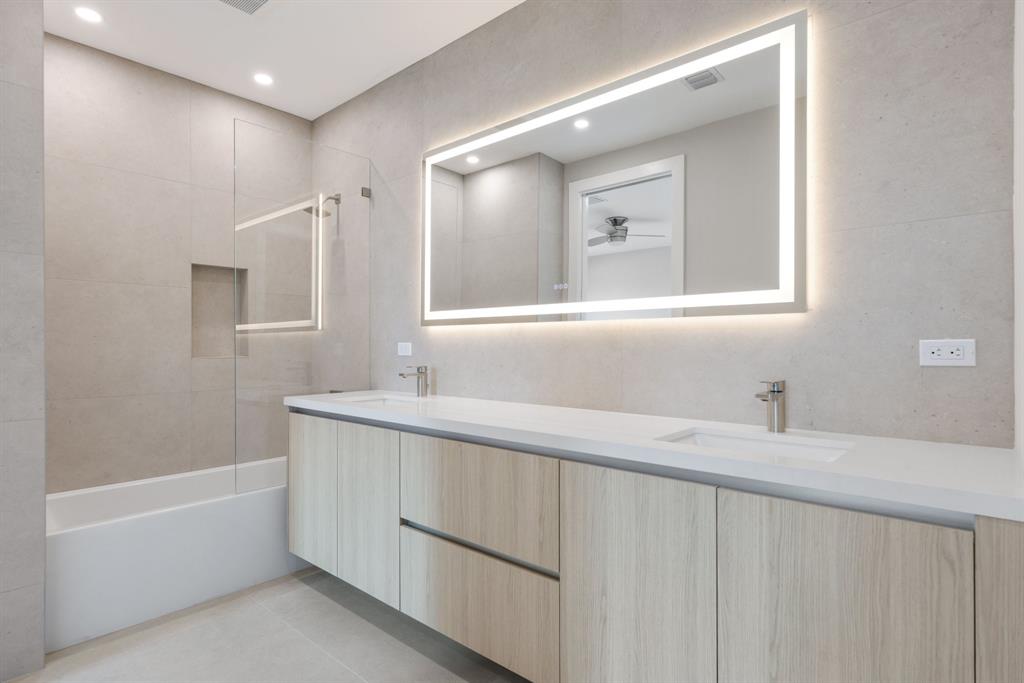 2015 Northeast 4th Avenue Wilton Manors, FL 33305 - Photo 54 of 79 Kohler Deep Soaking Tub