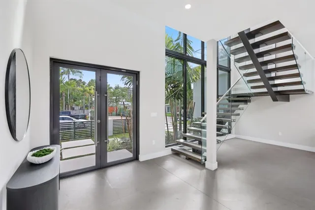 $3,750,000 | 2015 Northeast 4th Avenue, Wilton Manors, FL 33305
