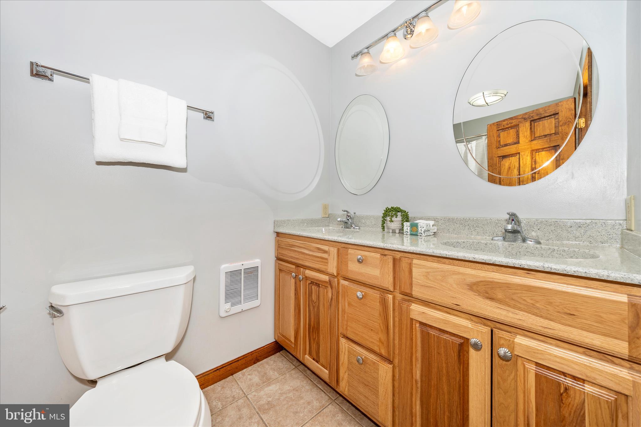 14013 Maple Ridge Hancock, MD 21750 - Photo 25 of 84 Bath Attached to Bedroom 2