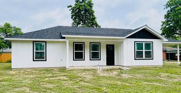 $199,000 | 251 East Fort Worth Avenue, Cooper, TX 75432