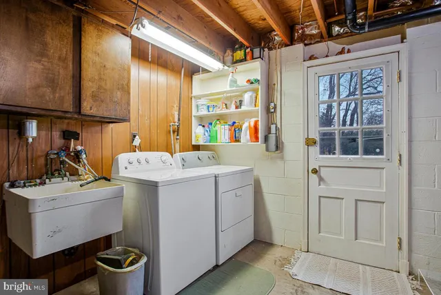 a view of a house with outdoor space