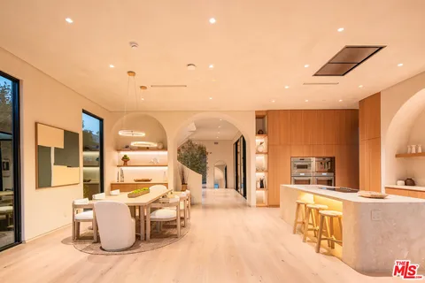 $4,849,500 | 517 North Martel Avenue, Los Angeles, CA 90036