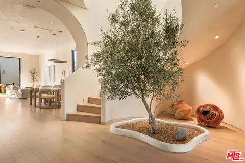 $4,849,500 | 517 North Martel Avenue, Los Angeles, CA 90036