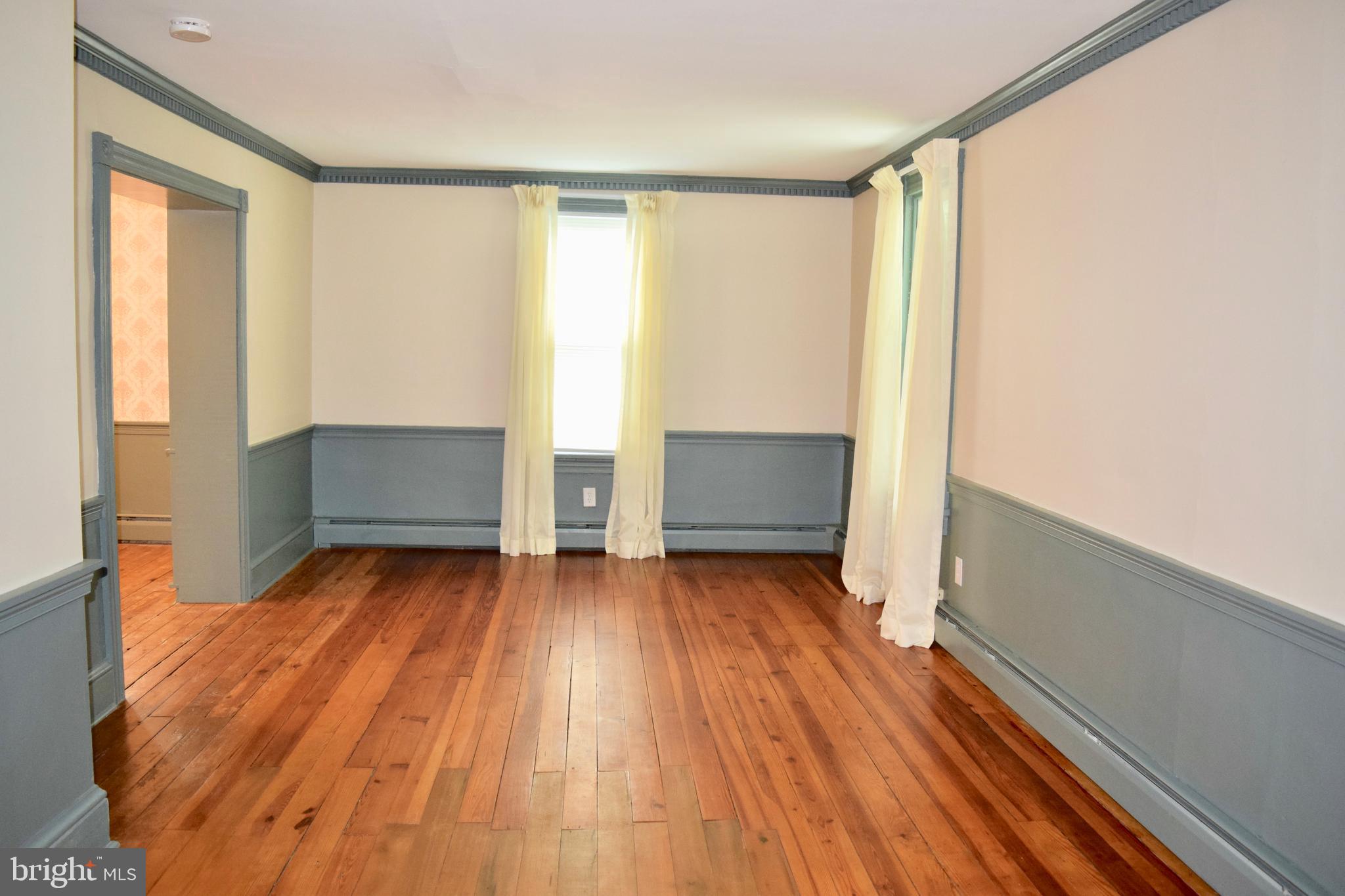 136 Landenberg Road Landenberg, PA 19350 - Photo 14 of 33 Large Spacious Living Room