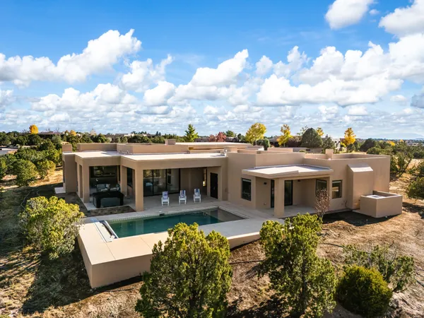 $3,200,000 | 9 Tamarisk Trail, Santa Fe, NM 87506