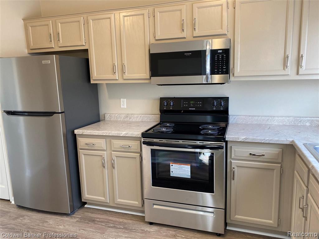 32292 West 12 Mile Road, Unit 38 Farmington Hills, MI 48334 - Photo 5 of 22
