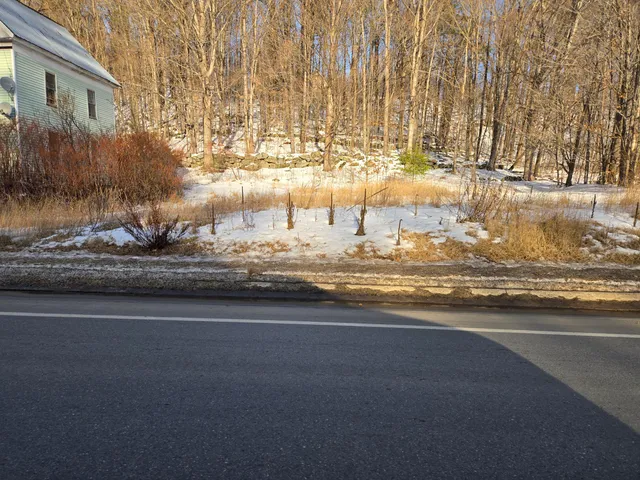 $60,000 | 32 North Main Street, Bryant Pond, ME 04219