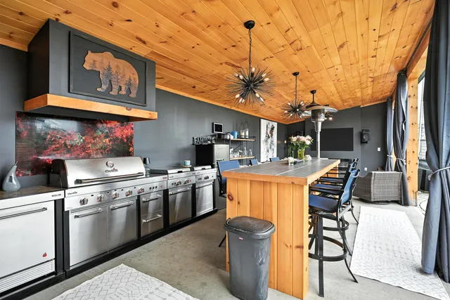 $974,900 | 1277 Naples Road, Harrison, ME 04040