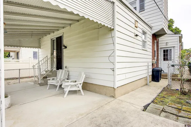 a view of a house with a outdoor space