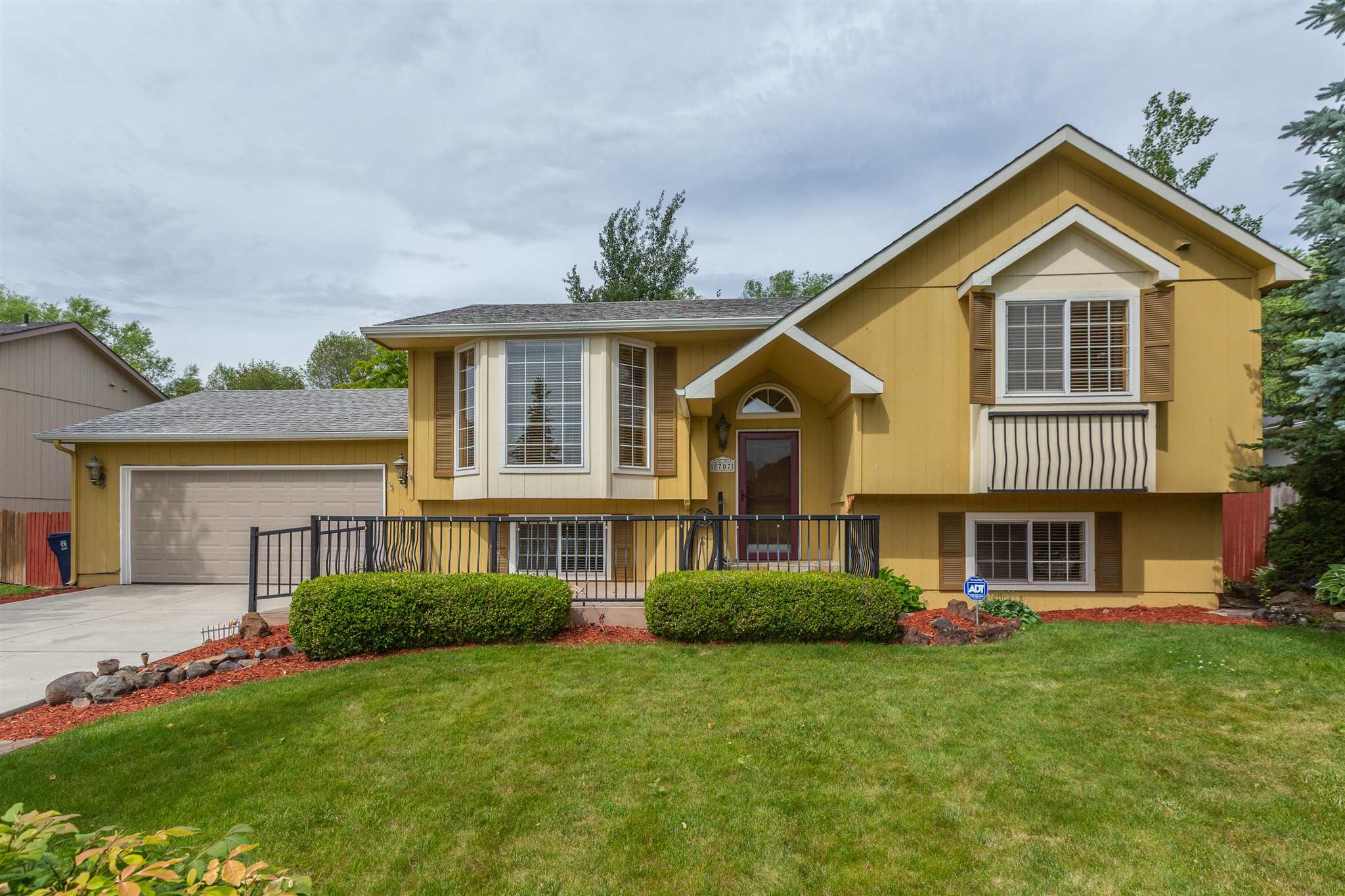 8707 North Maple Street Spokane, WA 99208 - Photo 1 of 20 Gallery Image 1