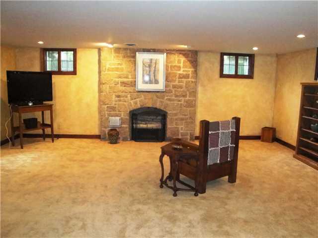 2274 Club Road Columbus, OH 43221 - Photo 13 of 16
