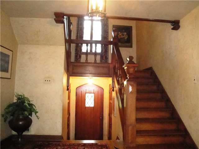 2274 Club Road Columbus, OH 43221 - Photo 2 of 16
