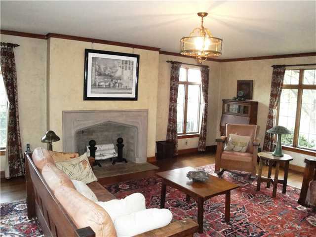 2274 Club Road Columbus, OH 43221 - Photo 3 of 16