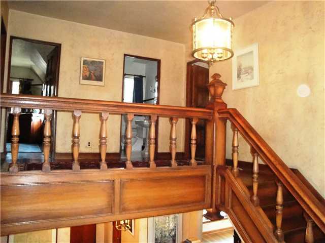 2274 Club Road Columbus, OH 43221 - Photo 7 of 16