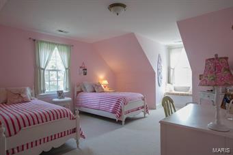 320 North Mosley Road Creve Coeur, MO 63141 - Photo 24 of 41 Gallery Image 24