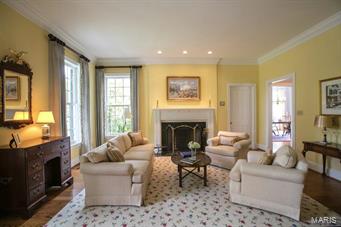 320 North Mosley Road Creve Coeur, MO 63141 - Photo 10 of 41 Gallery Image 10