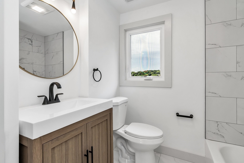53 Walnut Street Saugus, MA 01906 - Photo 18 of 39