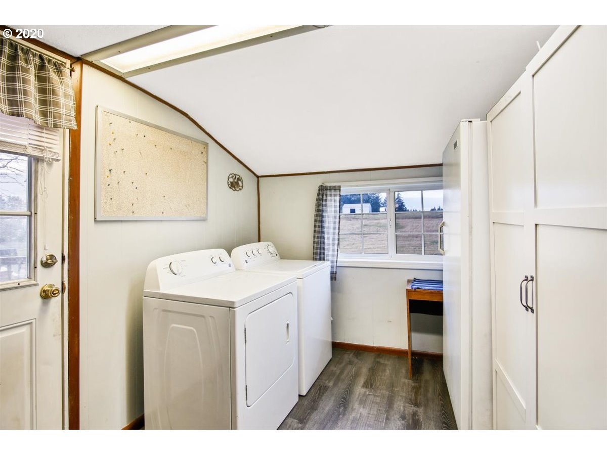 37161 Southeast Trubel Road Sandy, OR 97055 - Photo 18 of 27 a utility room with dryer and washer