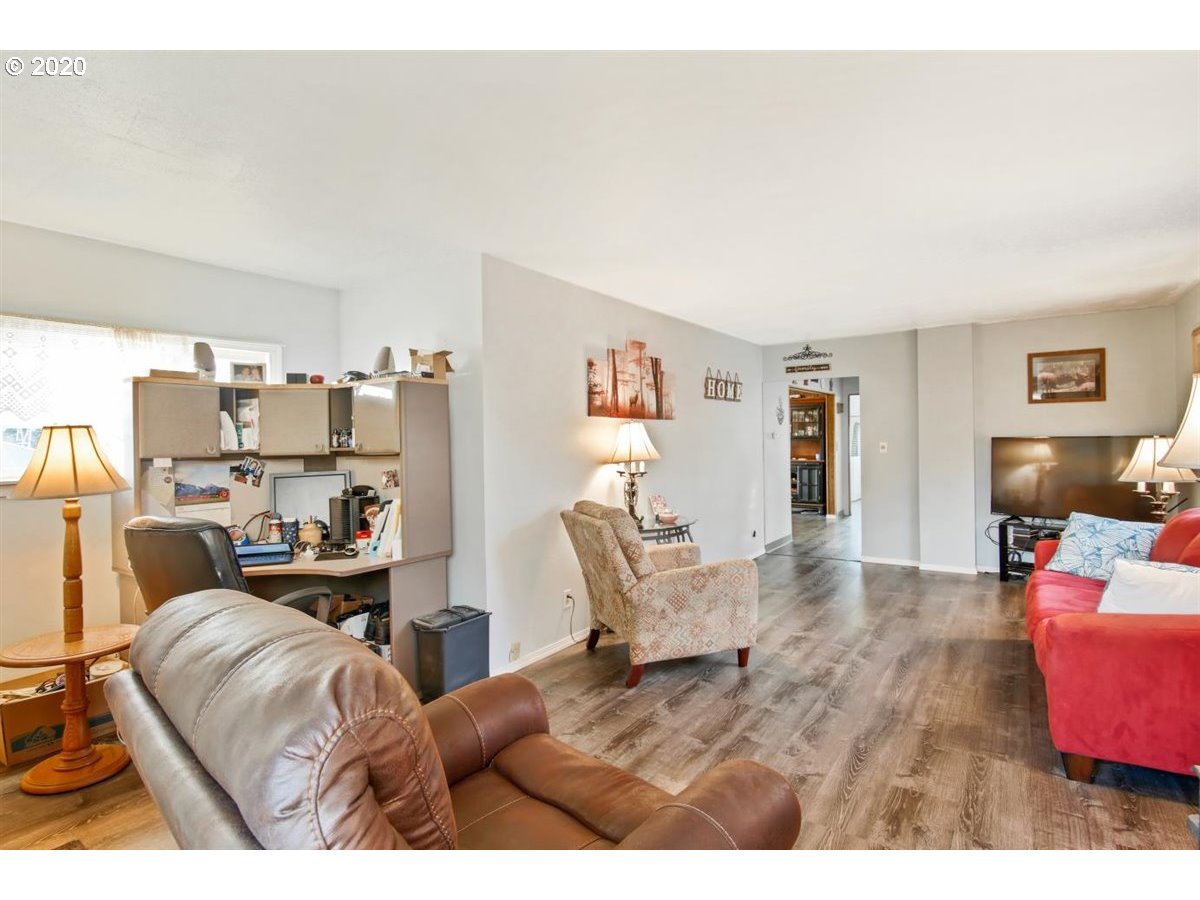 37161 Southeast Trubel Road Sandy, OR 97055 - Photo 8 of 27 a living room with furniture and a couch