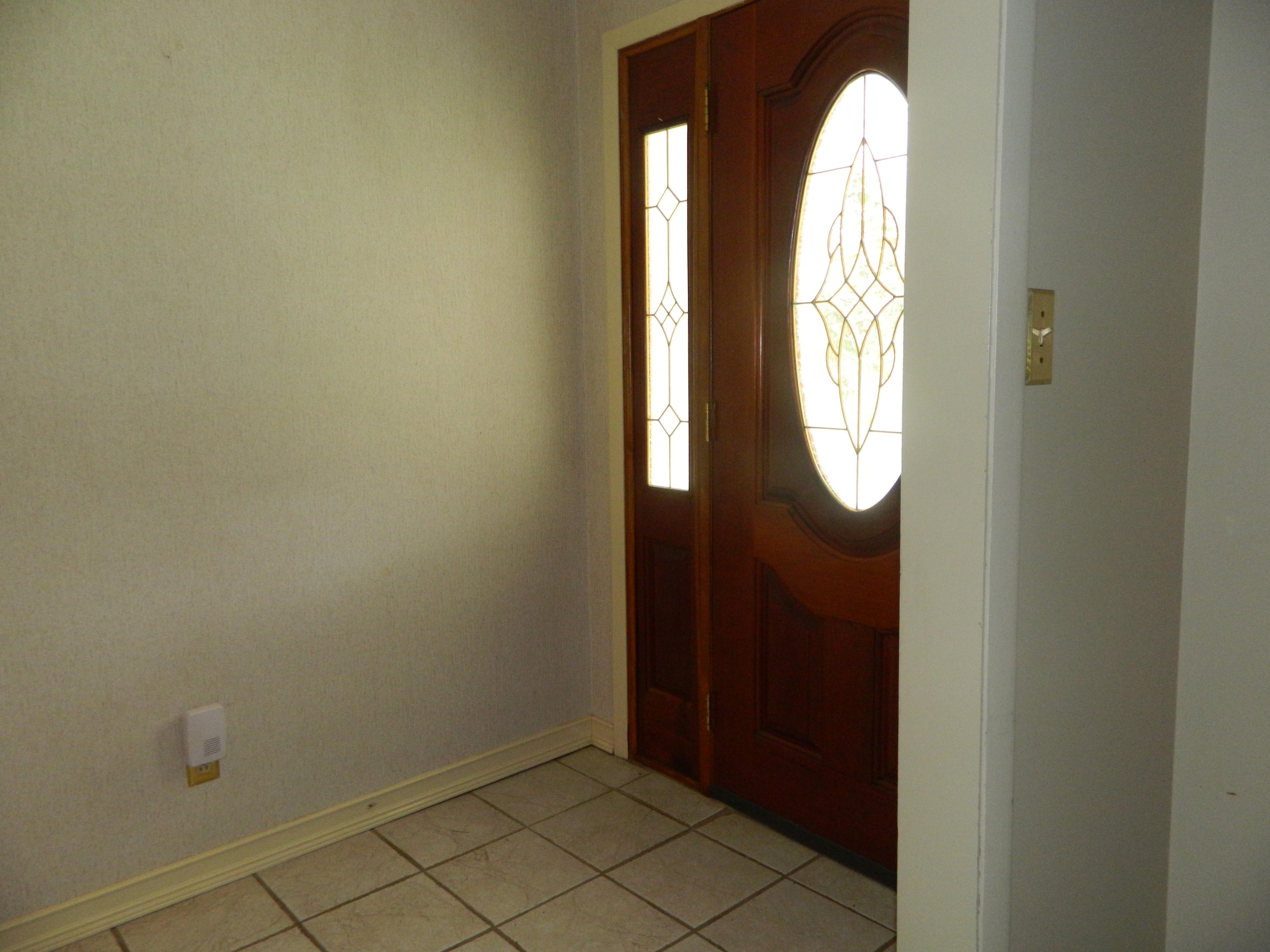104 Newridge Road Oak Ridge, TN 37830 - Photo 3 of 27 DSCN0680