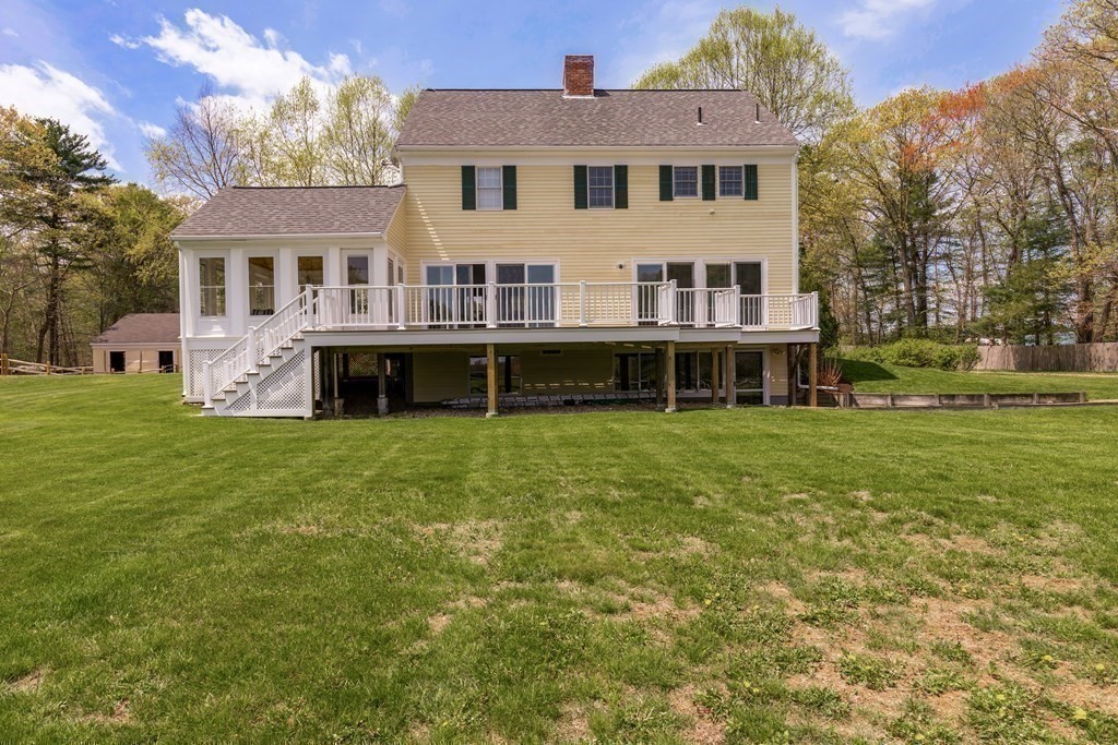 3 Longmeadow Way Hamilton, MA 01982 - Photo 40 of 41 front view of a house with a yard