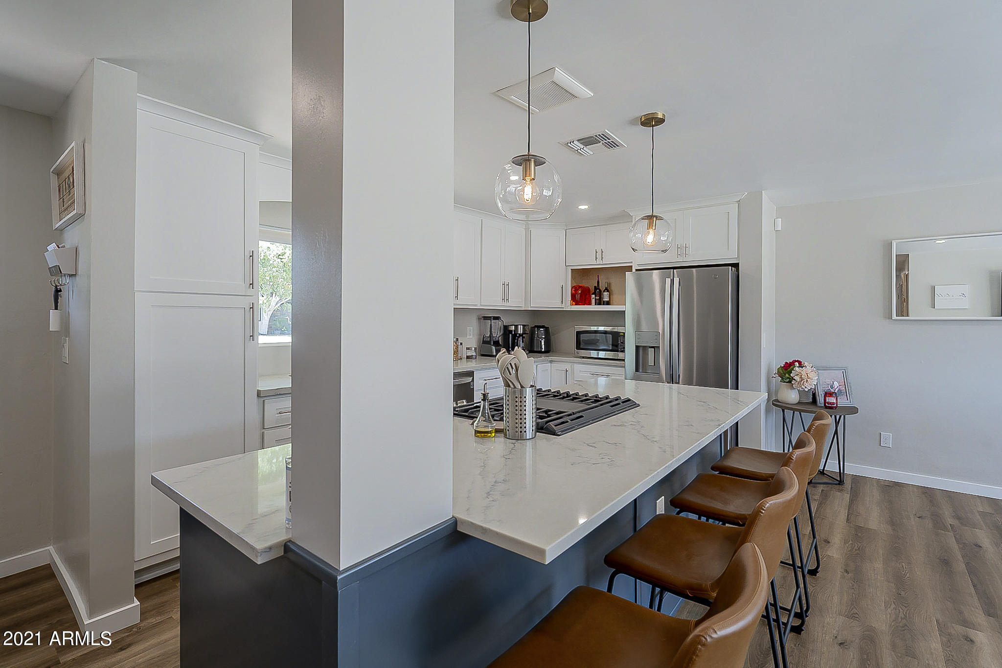 4645 East Almeria Road Phoenix, AZ 85008 - Photo 13 of 38 Kitchen/Breakfast Bar