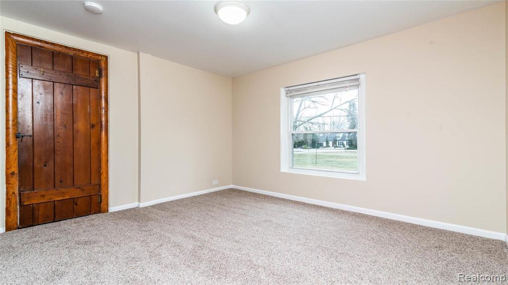 370 West Square Lake Road Troy, MI 48098 - Photo 38 of 68
