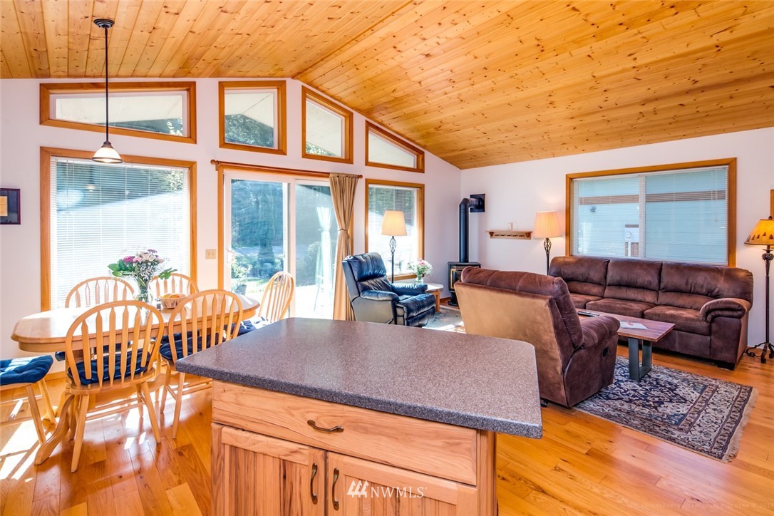11102 Welcome Road Deming, WA 98244 - Photo 8 of 24 Gallery Image 8
