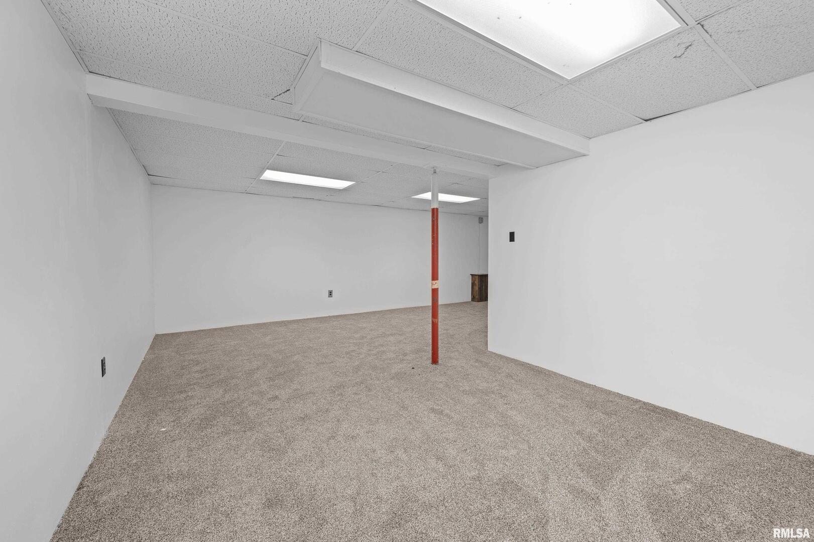 617 6th Street Camanche, IA 52730 - Photo 20 of 25 a view of a room