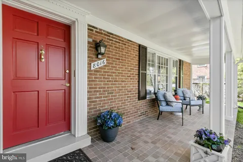 a view of a livingroom with outdoor seating
