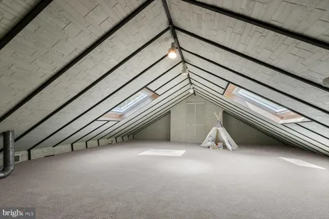 a view of empty room with a sink