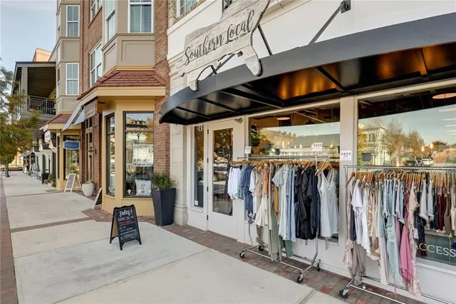 $2,400 | 7110 Woodland Lane, Alpharetta, GA 30009