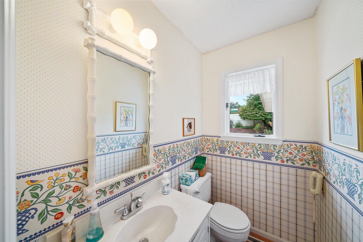 341 Roma Drive Crossville, TN 38555 - Photo 11 of 33 a bathroom with a sink toilet and shower