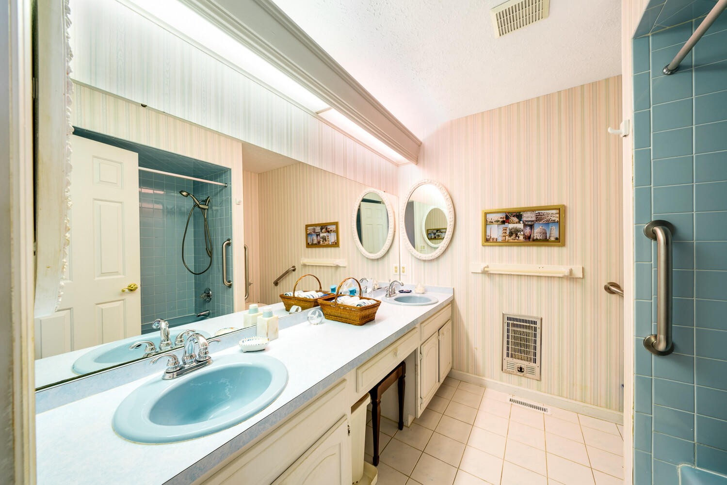 341 Roma Drive Crossville, TN 38555 - Photo 23 of 33 a bathroom with a sink double vanity and a mirror