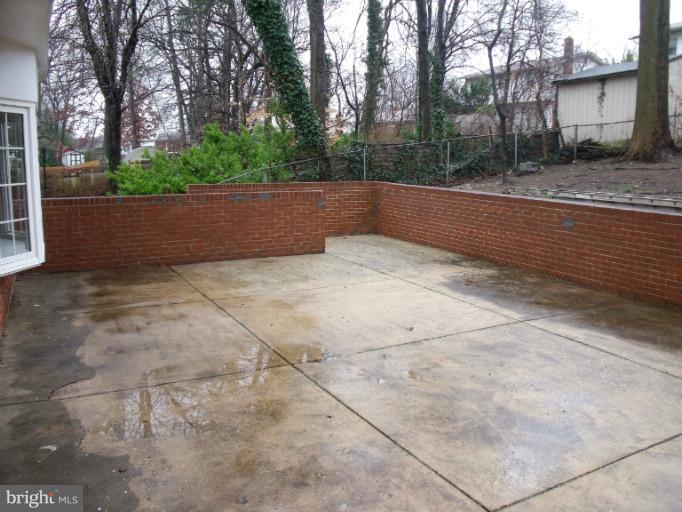 1016 Chiswell Lane Silver Spring, MD 20901 - Photo 16 of 30 Exterior (Rear)
