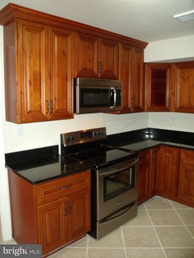 1016 Chiswell Lane Silver Spring, MD 20901 - Photo 9 of 30 Kitchen