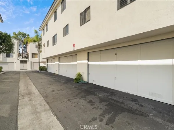 $589,999 | 15111 Freeman Avenue, Lawndale, CA 90260