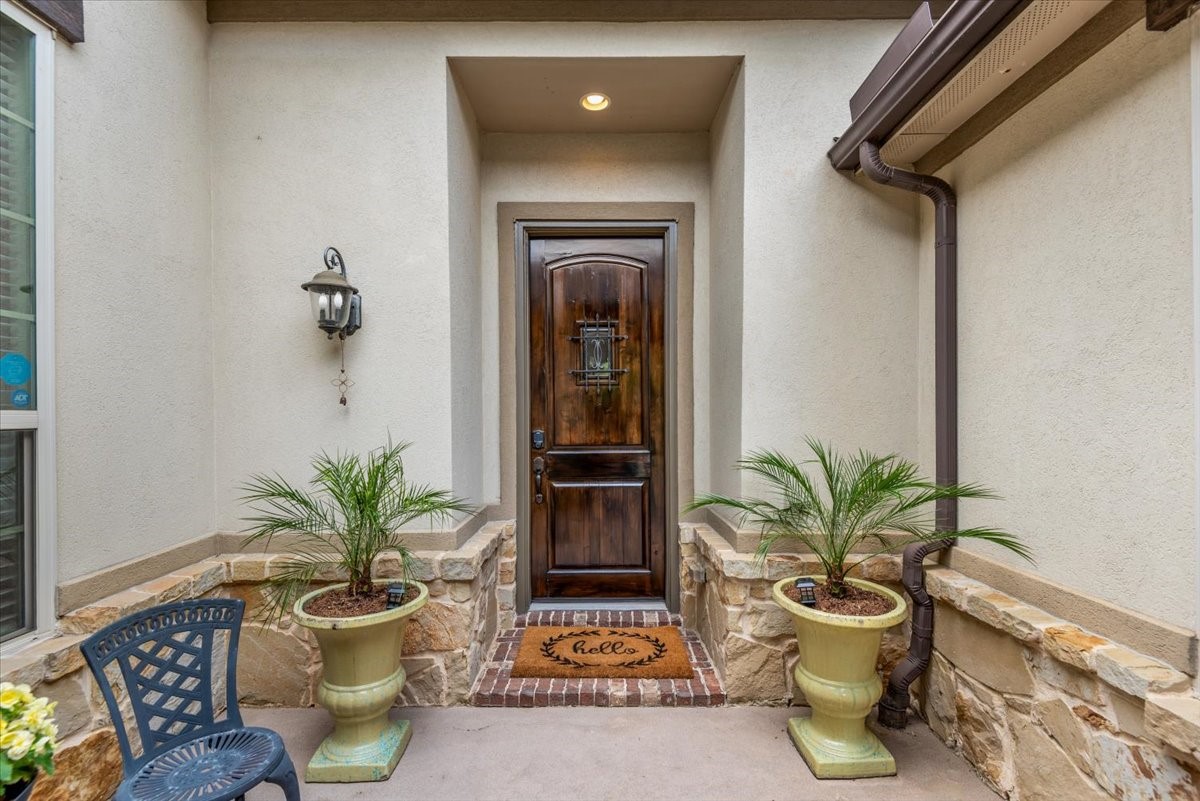 3771 Pinebrook Hollow Lane Spring, TX 77386 - Photo 7 of 50 Elegant front courtyard entry creates a grand first impression.