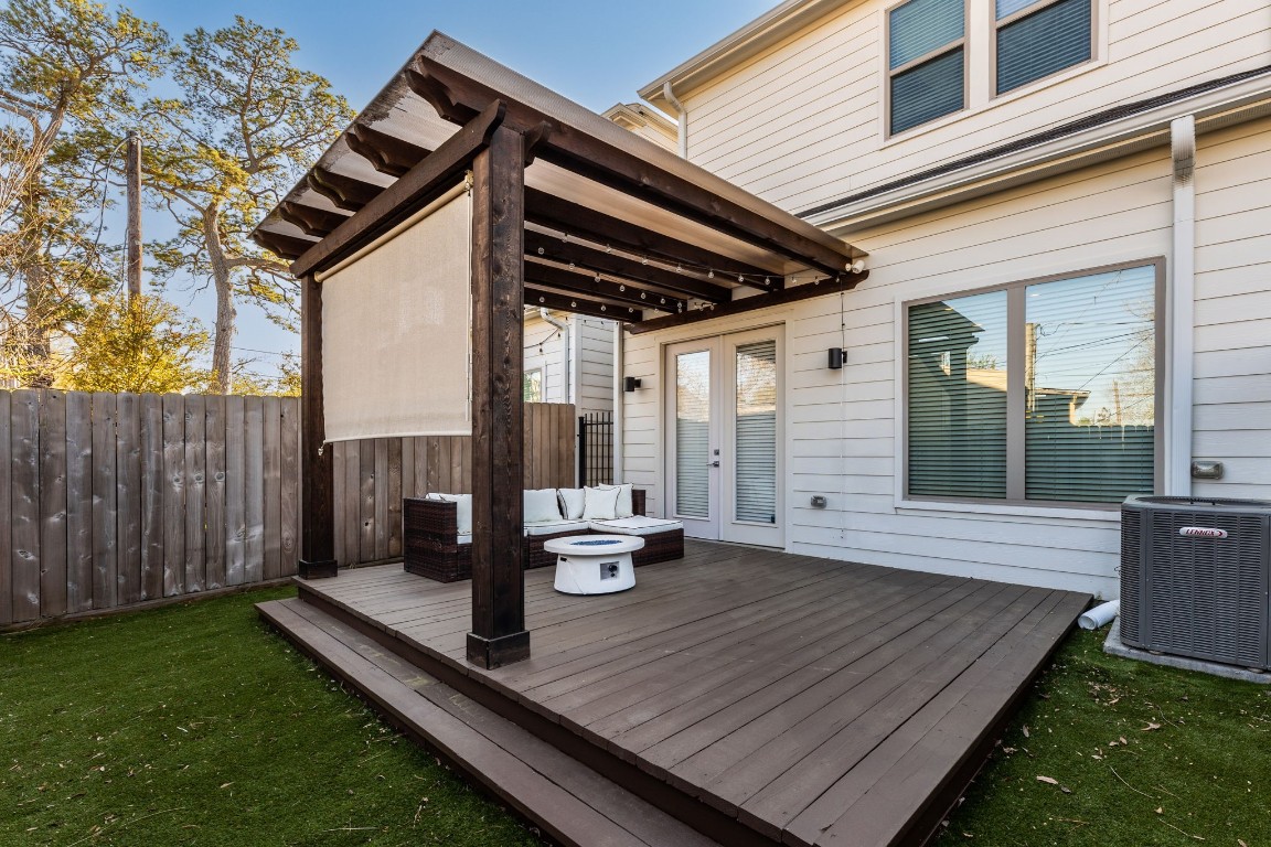 a view of outdoor space kitchen and patio