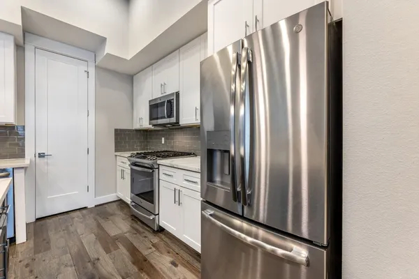 $2,695 | 806 Thornton Road, Unit B, Houston, TX 77018