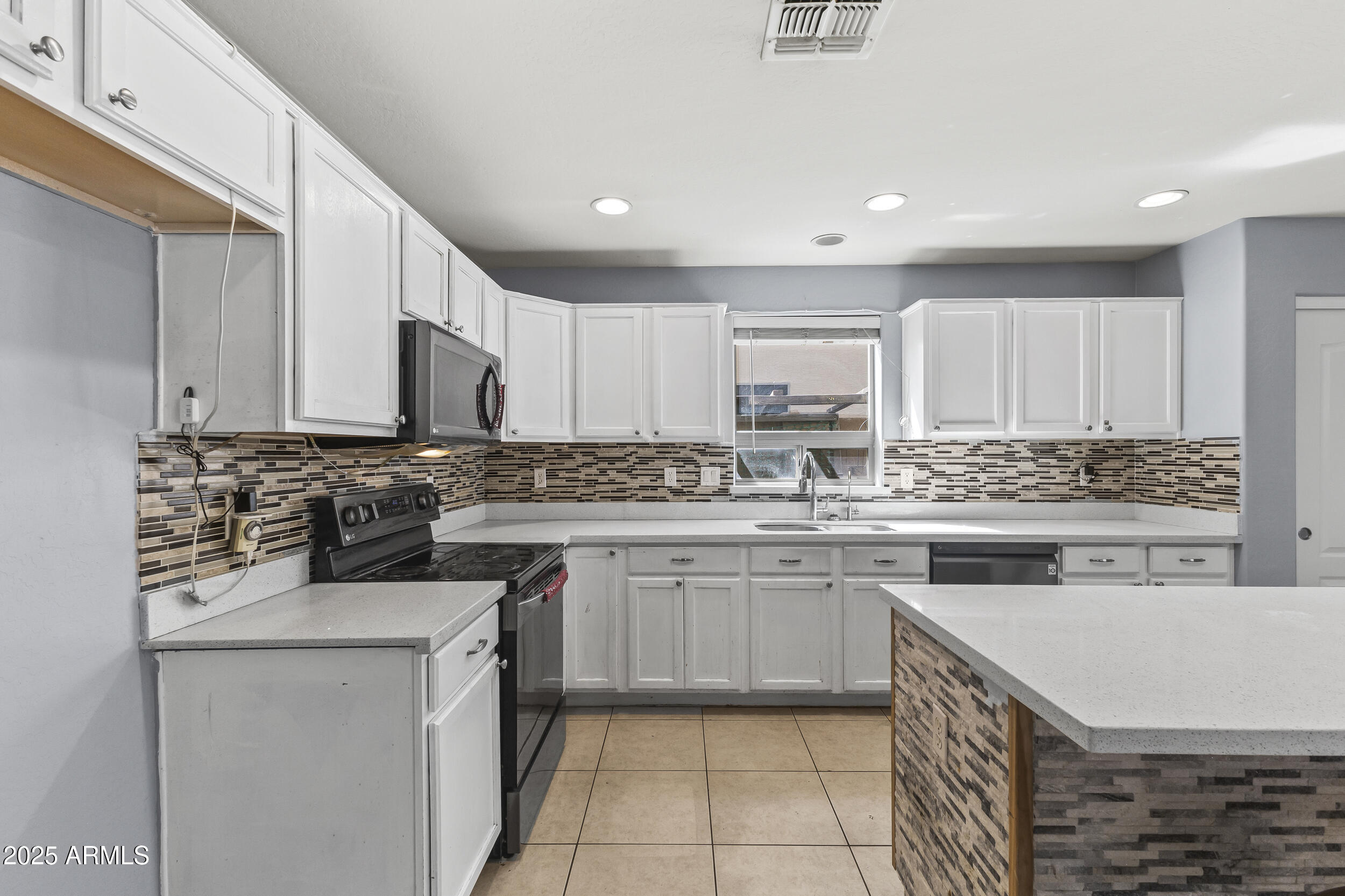 44824 West Applegate Road Maricopa, AZ 85139 - Photo 11 of 46 Kitchen