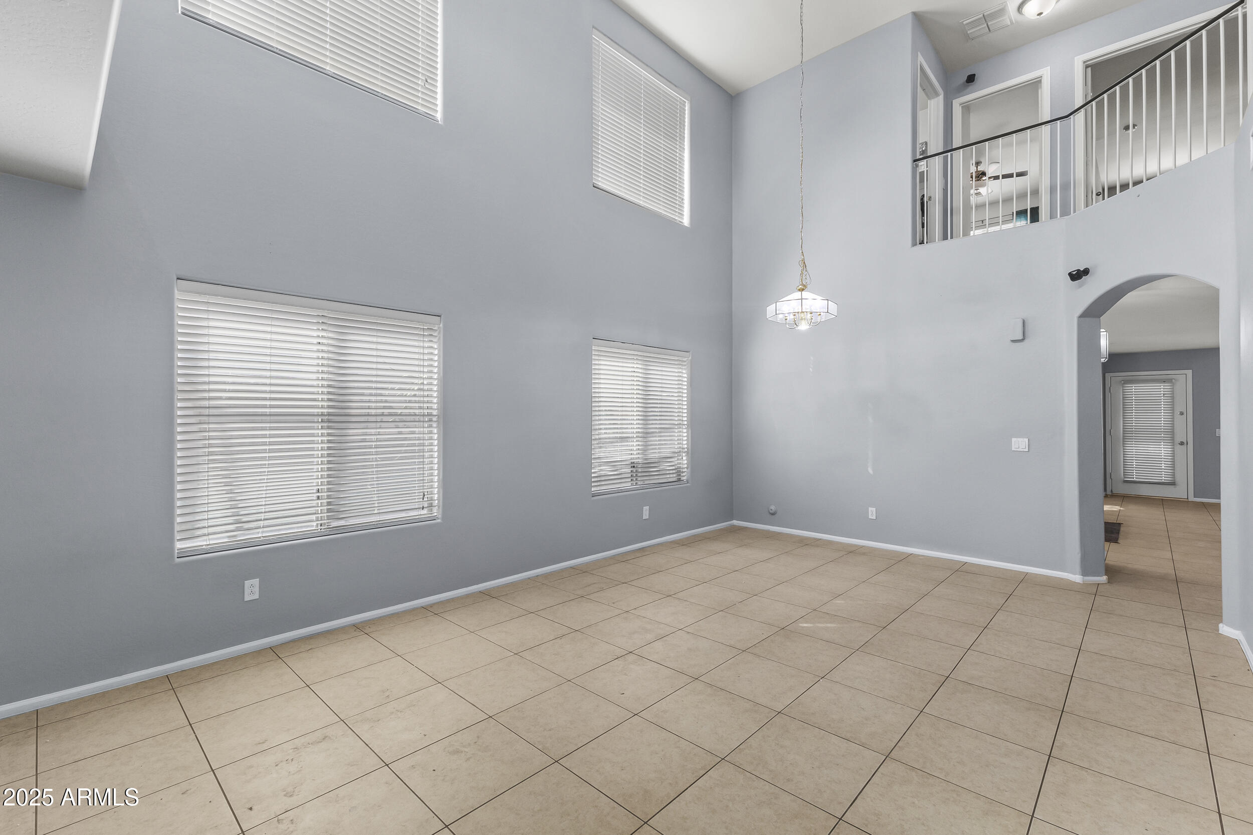 44824 West Applegate Road Maricopa, AZ 85139 - Photo 7 of 46 Entry/Family Room