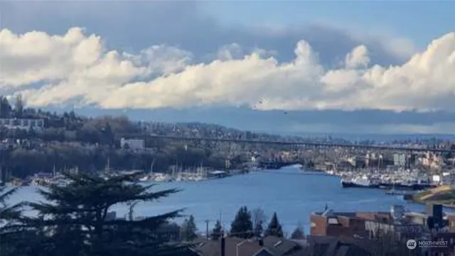 $2,300,000 | 2208 Harvard Avenue East, Seattle, WA 98102