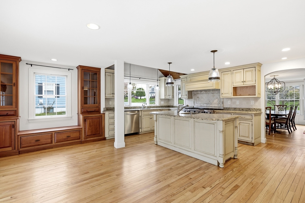 7 Brewster Road West Springfield, MA 01089 - Photo 16 of 41