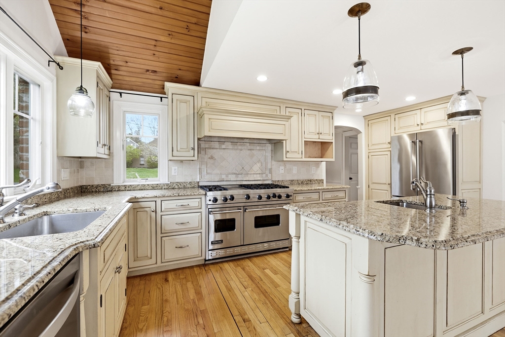 7 Brewster Road West Springfield, MA 01089 - Photo 18 of 41