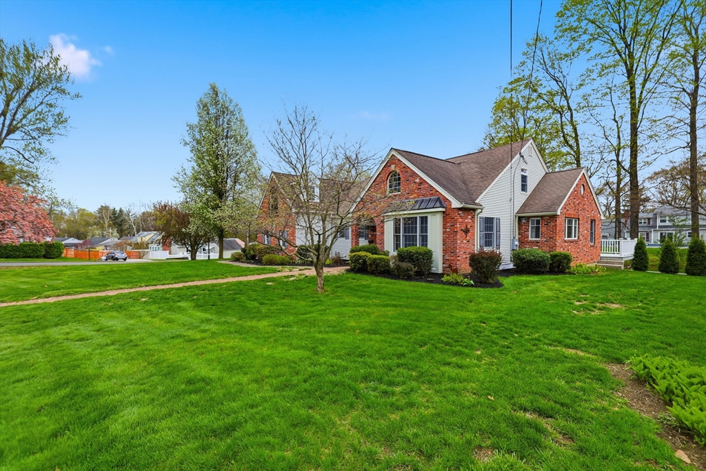 7 Brewster Road West Springfield, MA 01089 - Photo 3 of 41