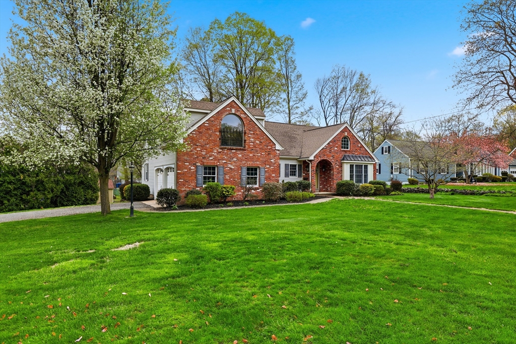 7 Brewster Road West Springfield, MA 01089 - Photo 4 of 41