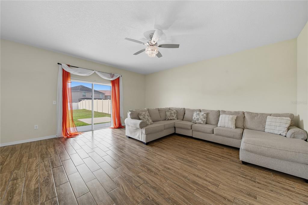 1806 Oak Pond Street Ruskin, FL 33570 - Photo 10 of 47