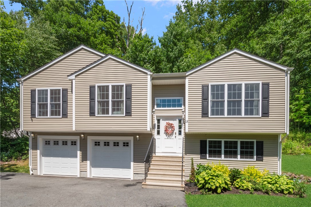 15 Birch Road Cumberland, RI 02864 - Photo 2 of 31